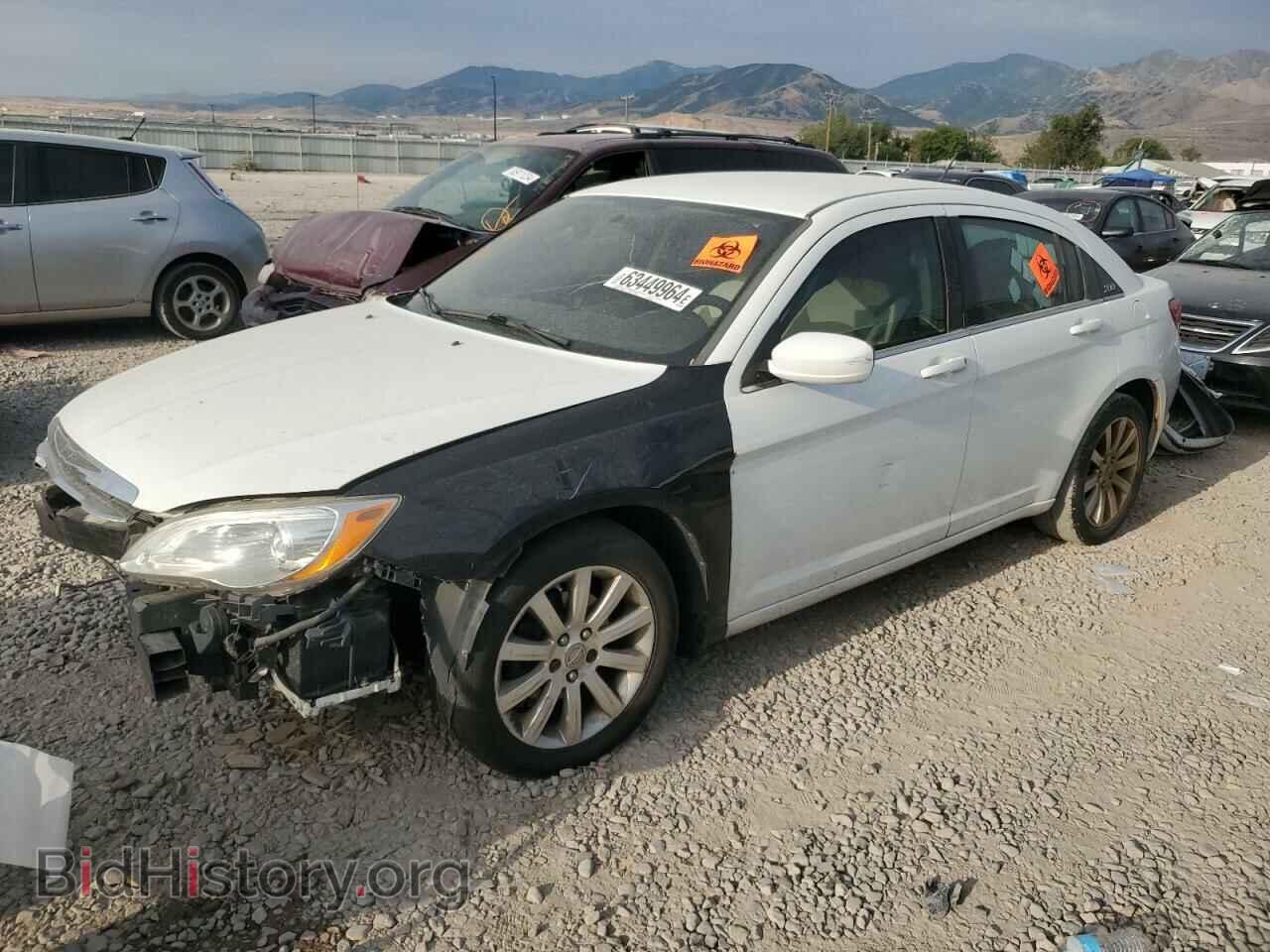 Photo 1C3BC1FG6BN548041 - CHRYSLER 200 2011
