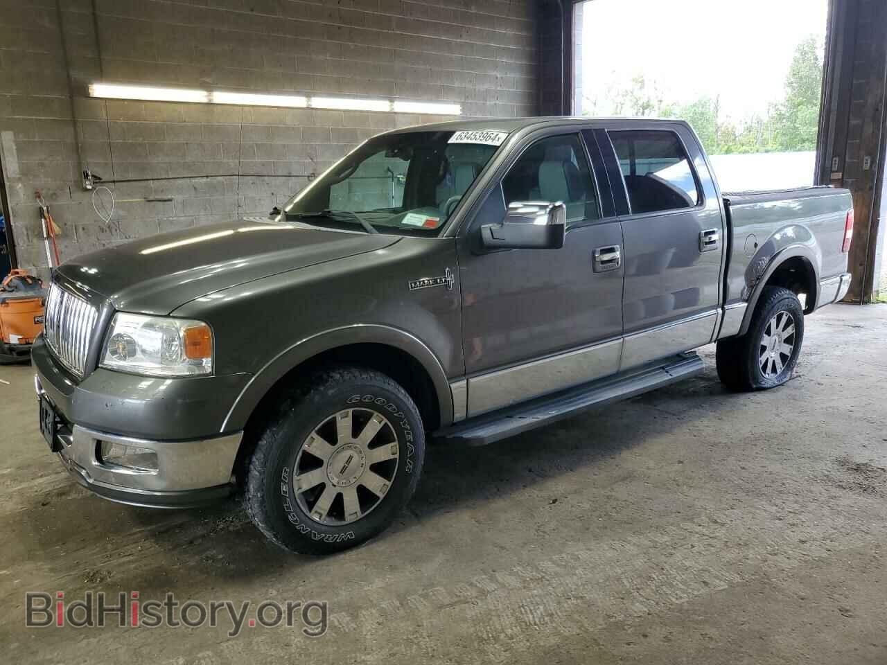 Photo 5LTPW18596FJ01351 - LINCOLN MARK LT 2006