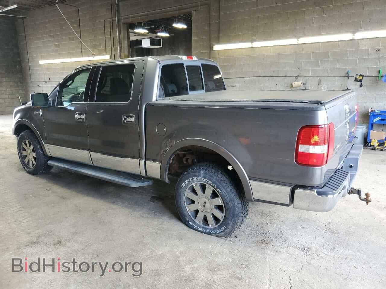 2006 LINCOLN MARK LT - VIN: 5LTPW18596FJ01351 - Photo 2