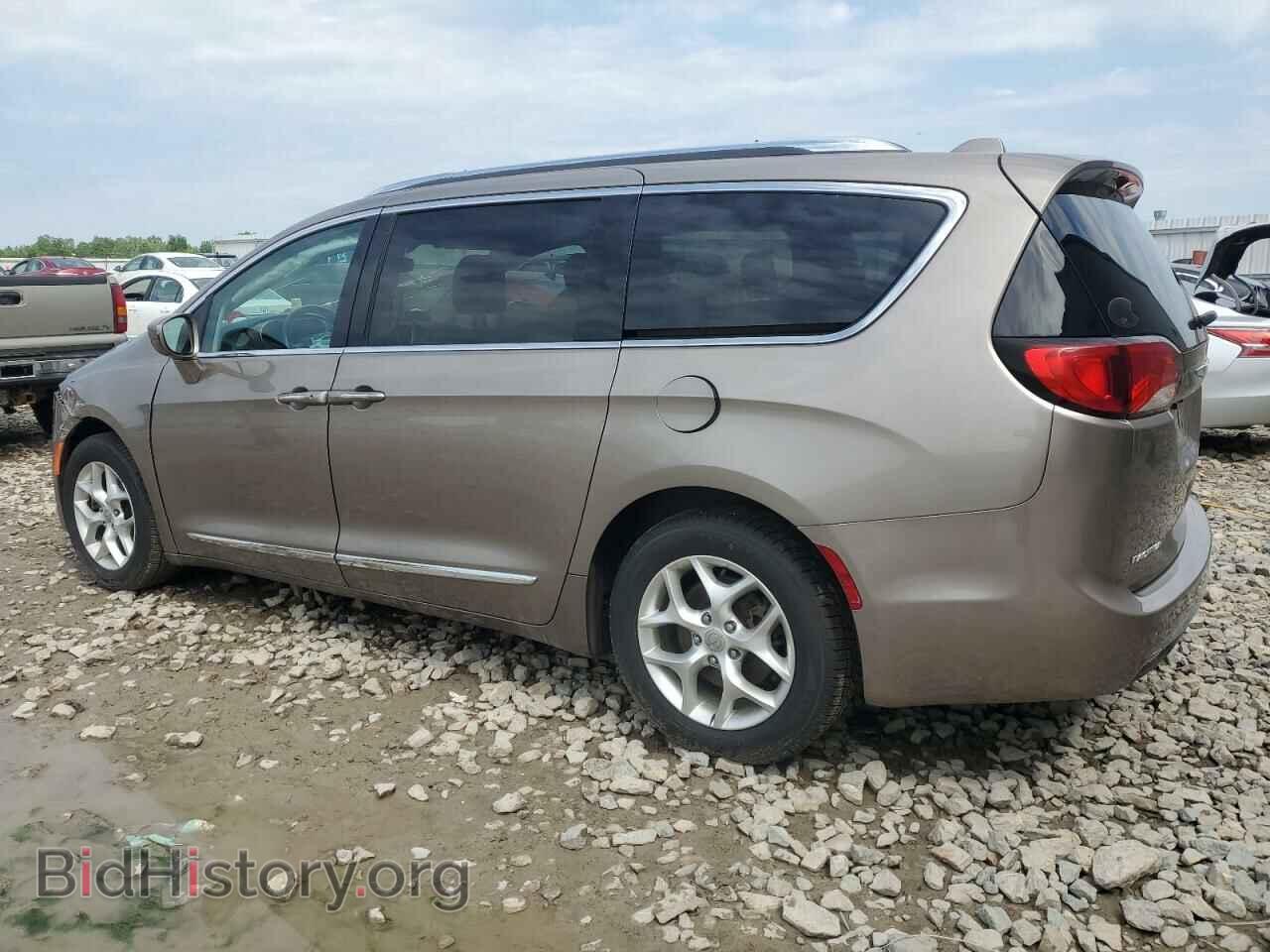 2017 CHRYSLER PACIFICA - VIN: 2C4RC1EG9HR788577 - Photo 2