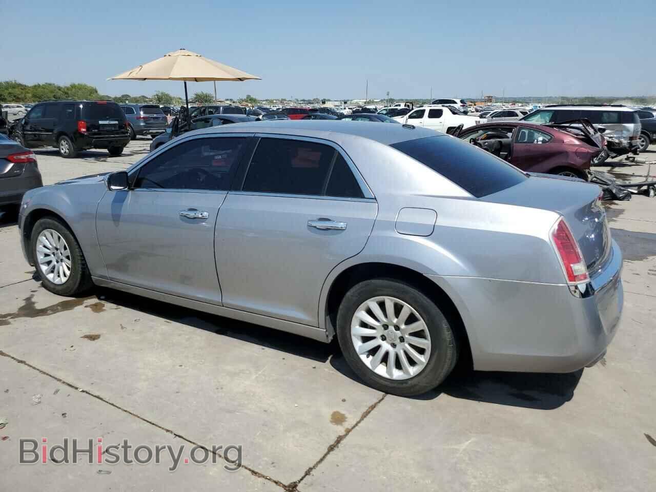2014 CHRYSLER 300 - VIN: 2C3CCAAG2EH288570 - Фото 2