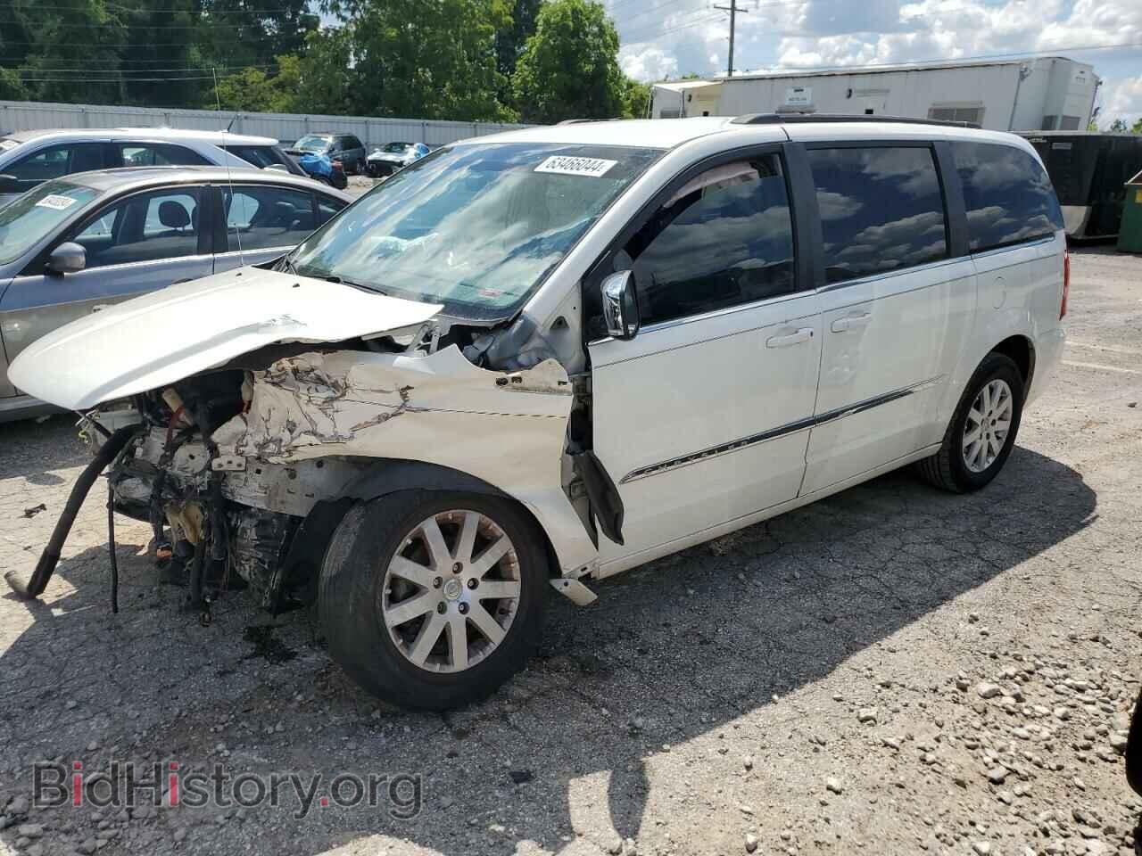 Photo 2A4RR8DG2BR630267 - CHRYSLER MINIVAN 2011