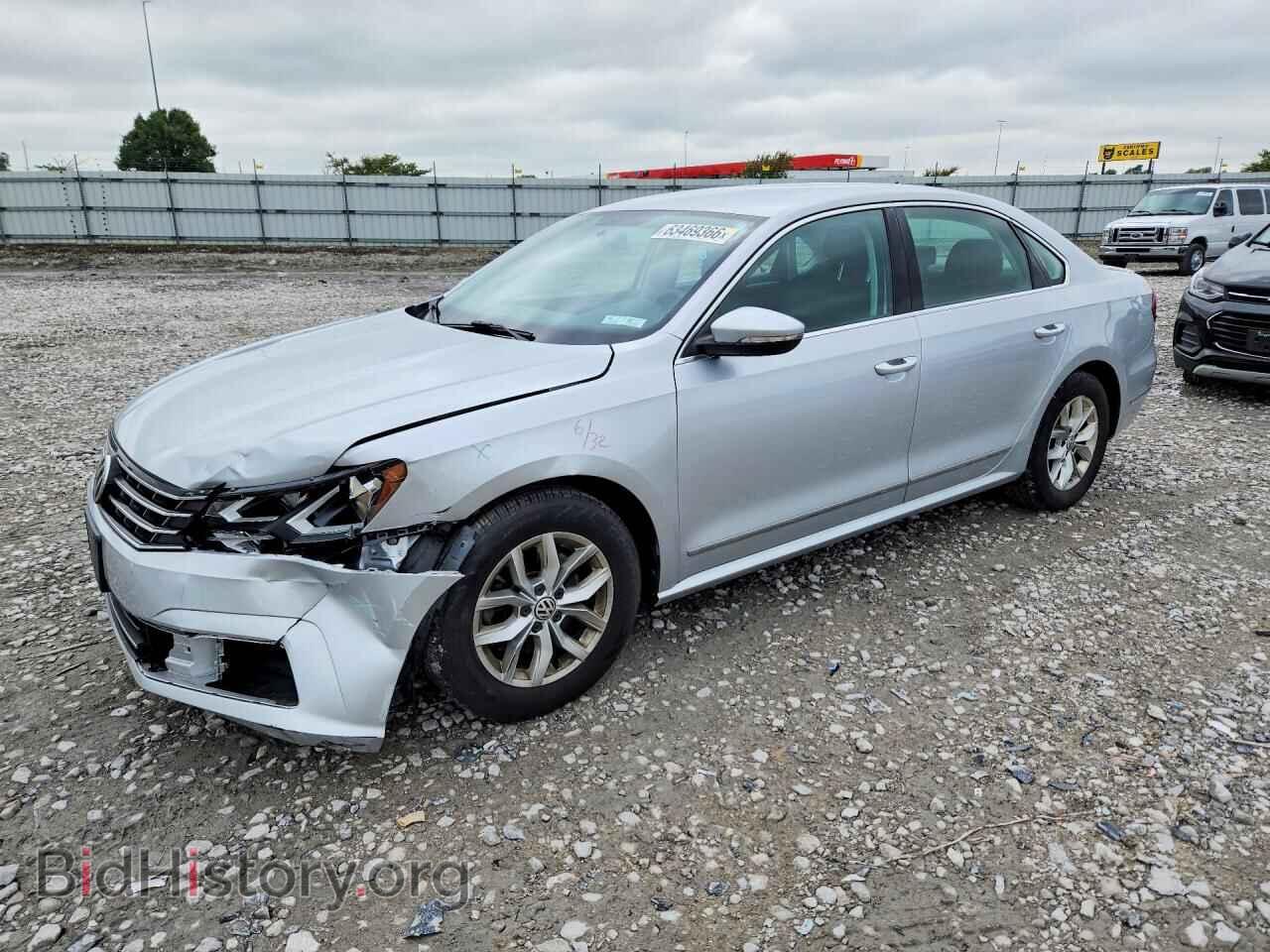 Photo 1VWAT7A32HC085301 - VOLKSWAGEN PASSAT 2017