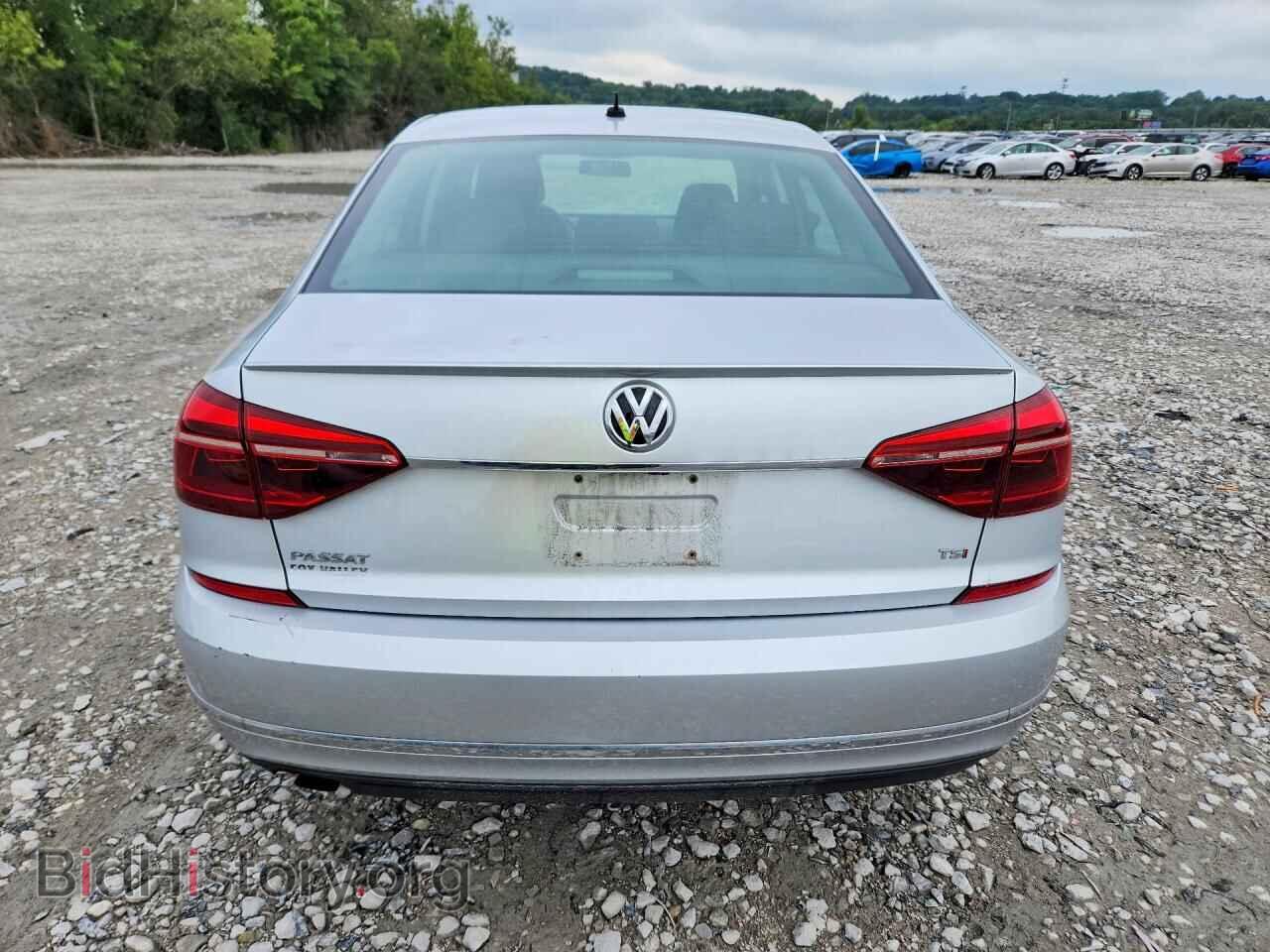2017 VOLKSWAGEN PASSAT - VIN: 1VWAT7A32HC085301 - Фото 6