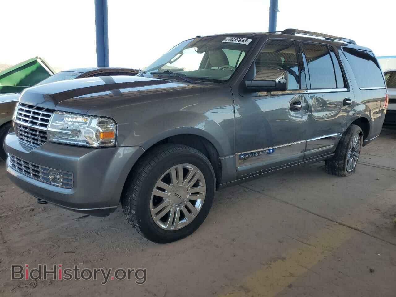 Photo 5LMJJ2J5XBEJ10351 - LINCOLN NAVIGATOR 2011
