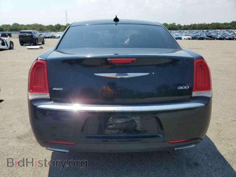 2016 Chrysler 300 (VIN 2C3CCARGXGH321192) — photo 6 of 15