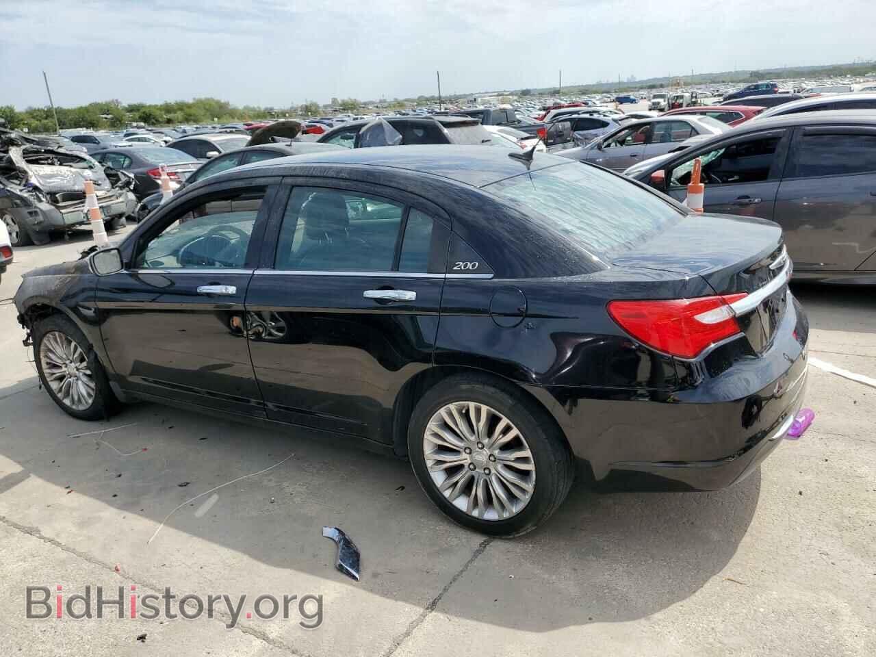 2011 CHRYSLER 200 - VIN: 1C3BC2FBXBN600734 - Photo 2