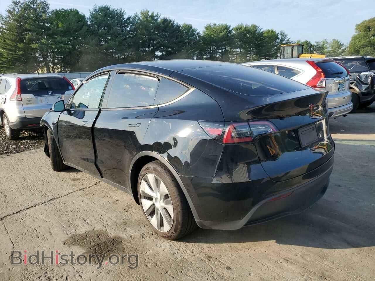 2022 TESLA MODEL Y - VIN: 7SAYGAEE7NF576382 - Фото 2