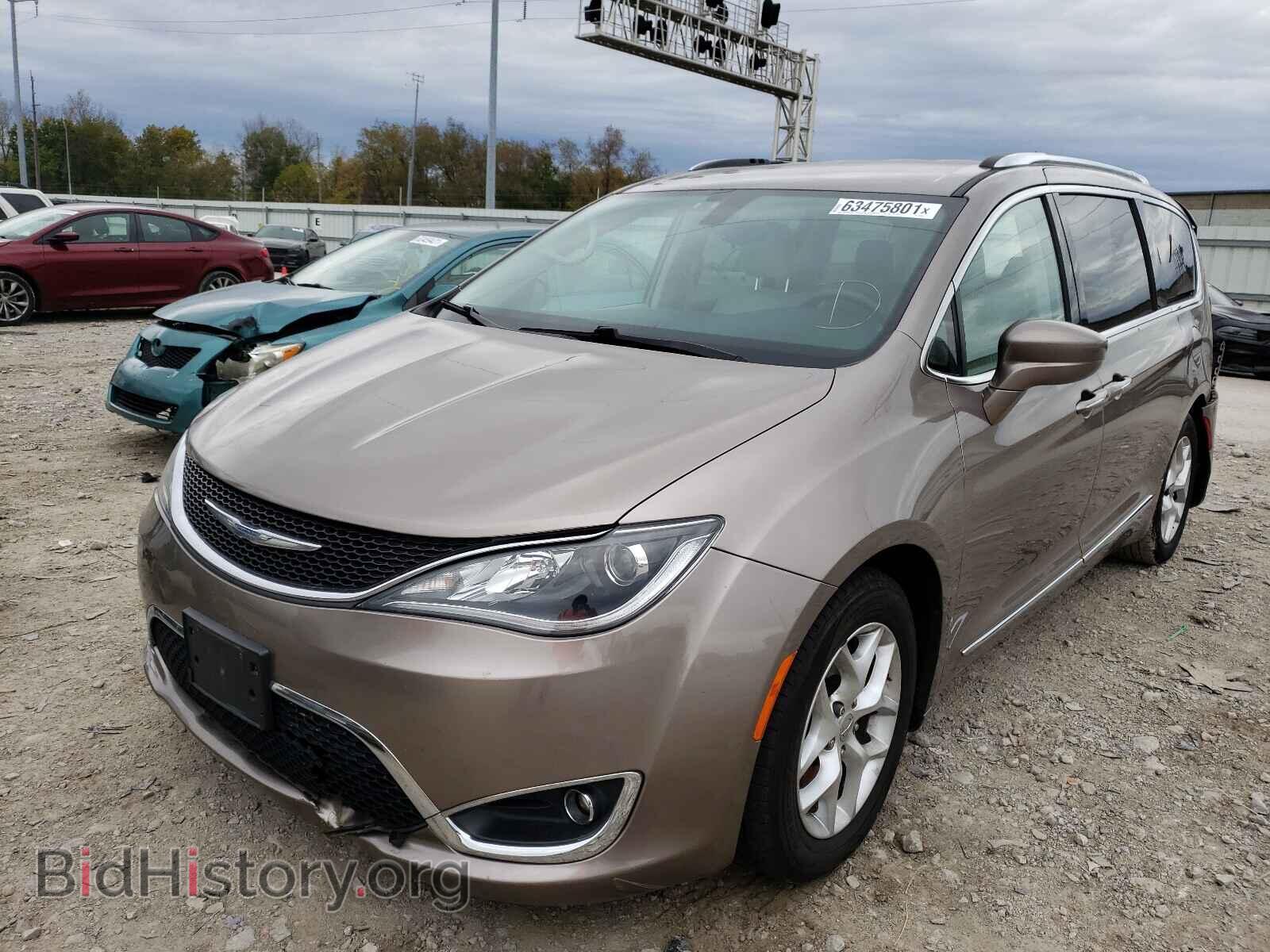 2017 CHRYSLER PACIFICA - VIN: 2C4RC1EG1HR555860 - Photo 2
