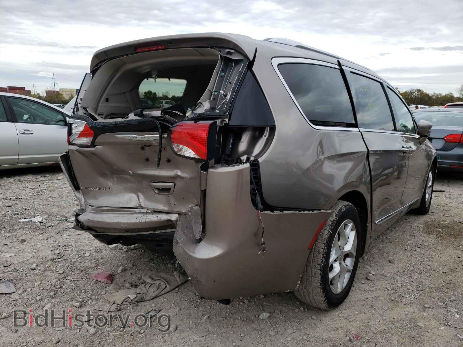 2017 CHRYSLER PACIFICA - VIN: 2C4RC1EG1HR555860 - Photo 4