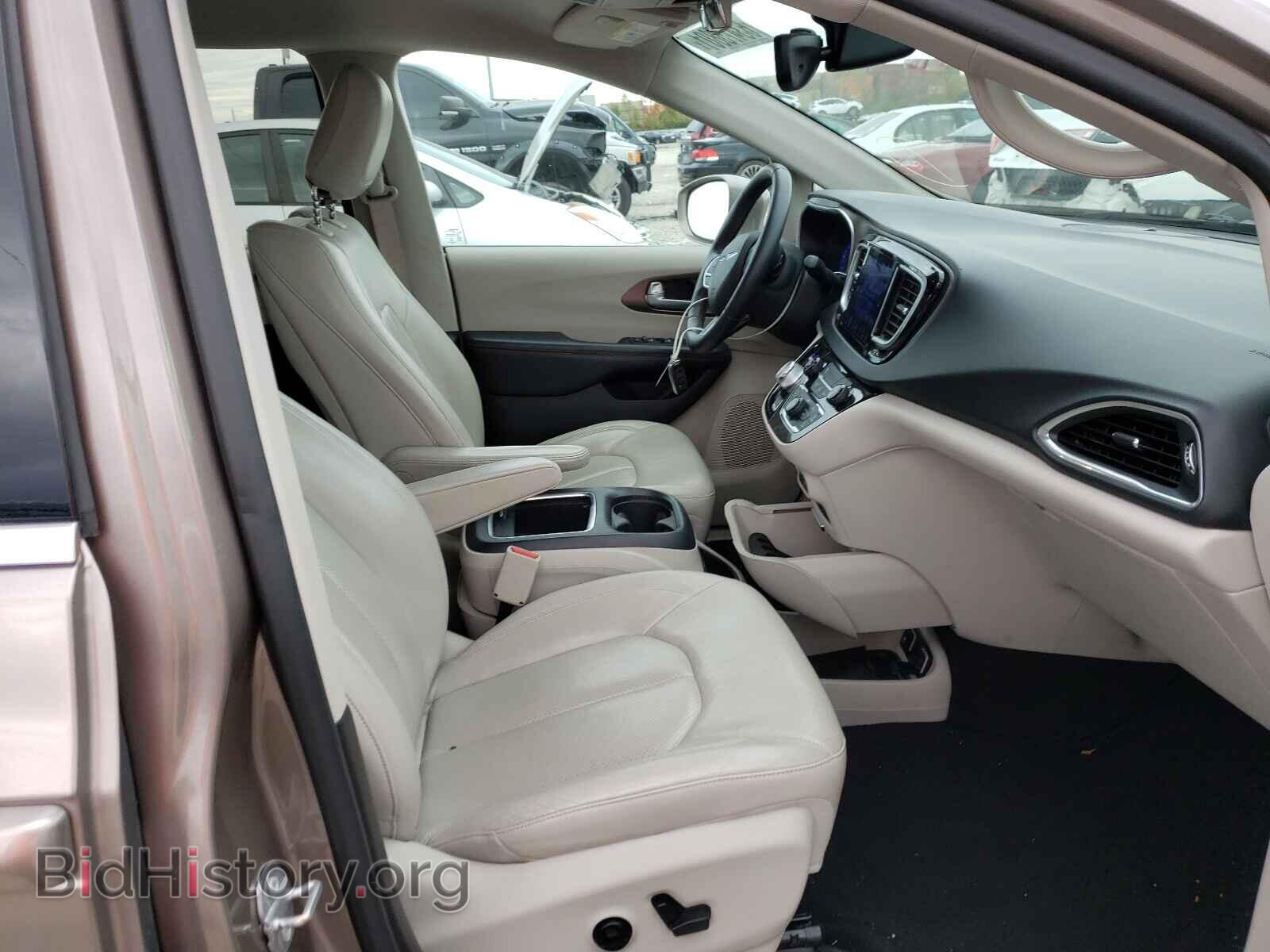 2017 CHRYSLER PACIFICA - VIN: 2C4RC1EG1HR555860 - Photo 5