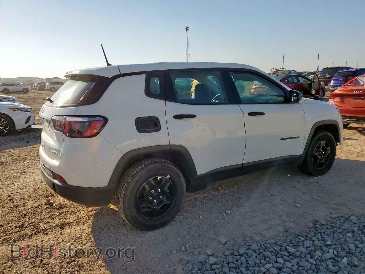 2018 JEEP COMPASS - VIN: 3C4NJCAB4JT136849 - Фото 3