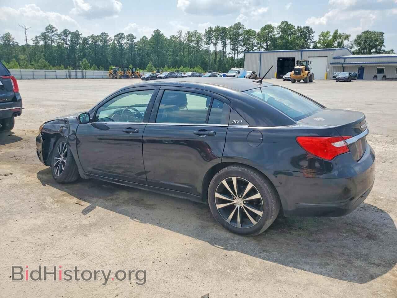 2013 CHRYSLER 200 - VIN: 1C3CCBBB7DN525410 - Photo 2