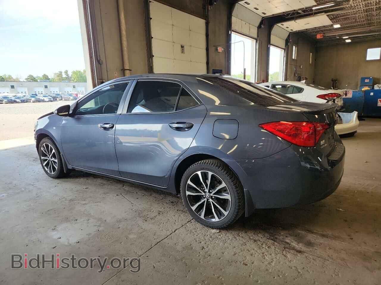 2017 TOYOTA COROLLA - VIN: 5YFBURHE2HP698131 - Фото 2
