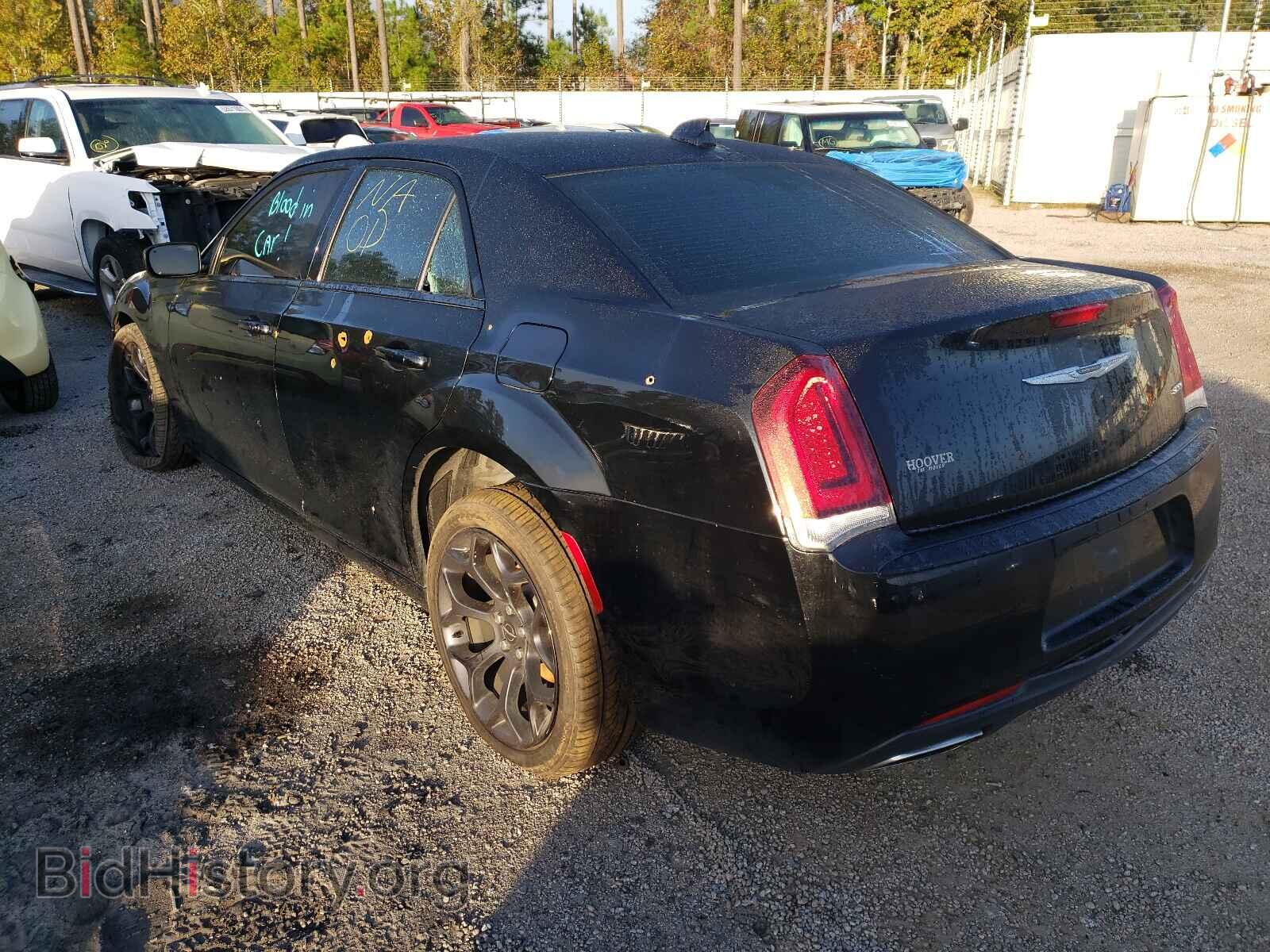 2019 CHRYSLER 300 - VIN: 2C3CCAAG9KH577702 - Фото 3
