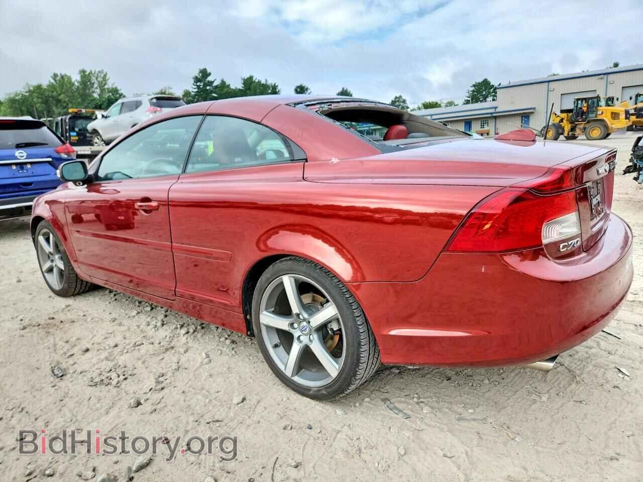 2011 VOLVO C70 - VIN: YV1672MC5BJ110006 - Фото 2