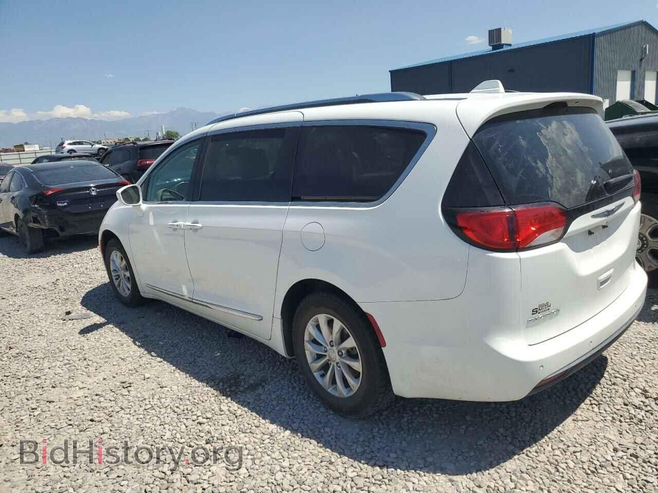 2018 CHRYSLER PACIFICA - VIN: 2C4RC1BG3JR130649 - Фото 2