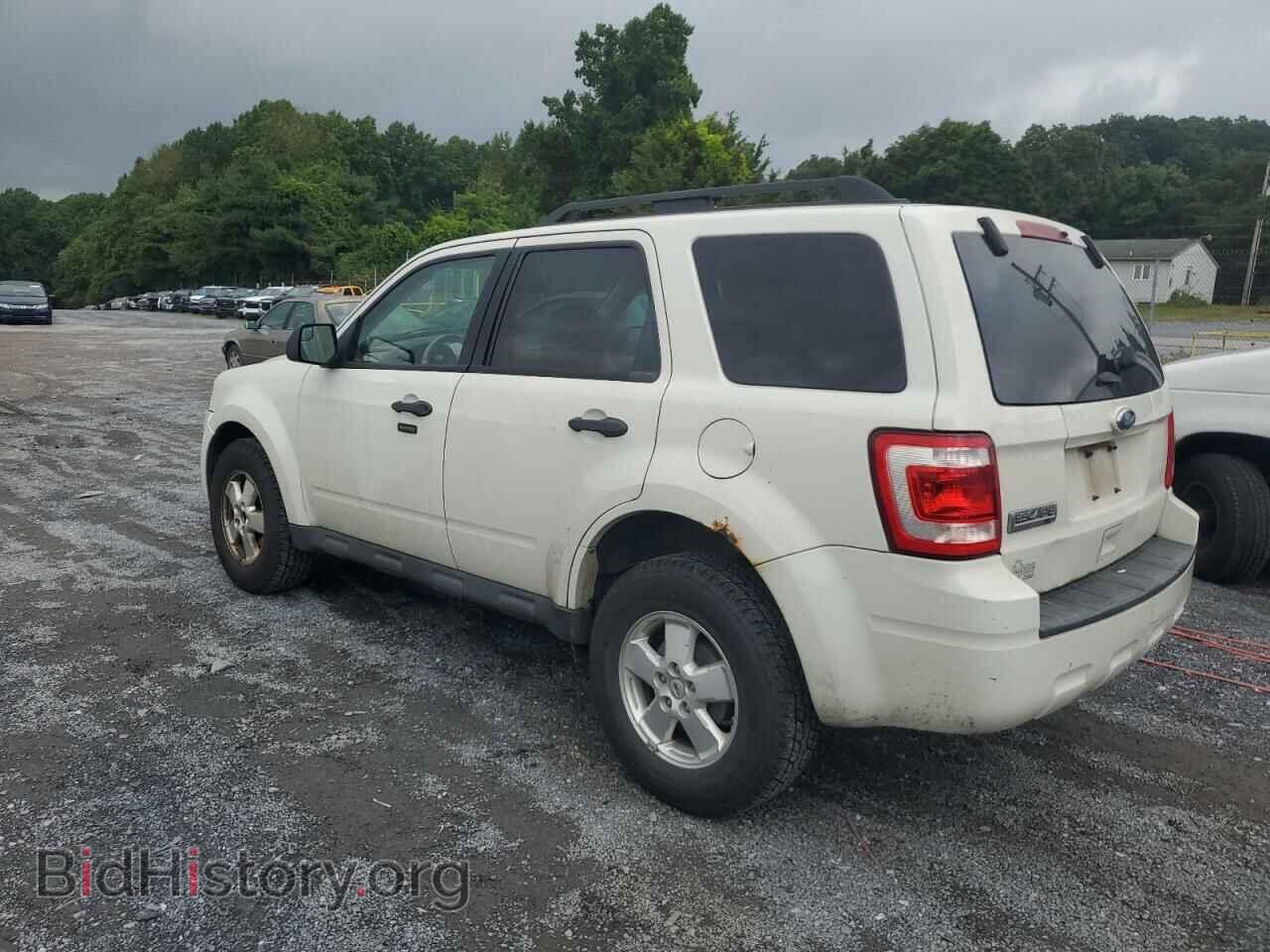 2011 FORD ESCAPE - VIN: 1FMCU0D73BKB20046 - Photo 2