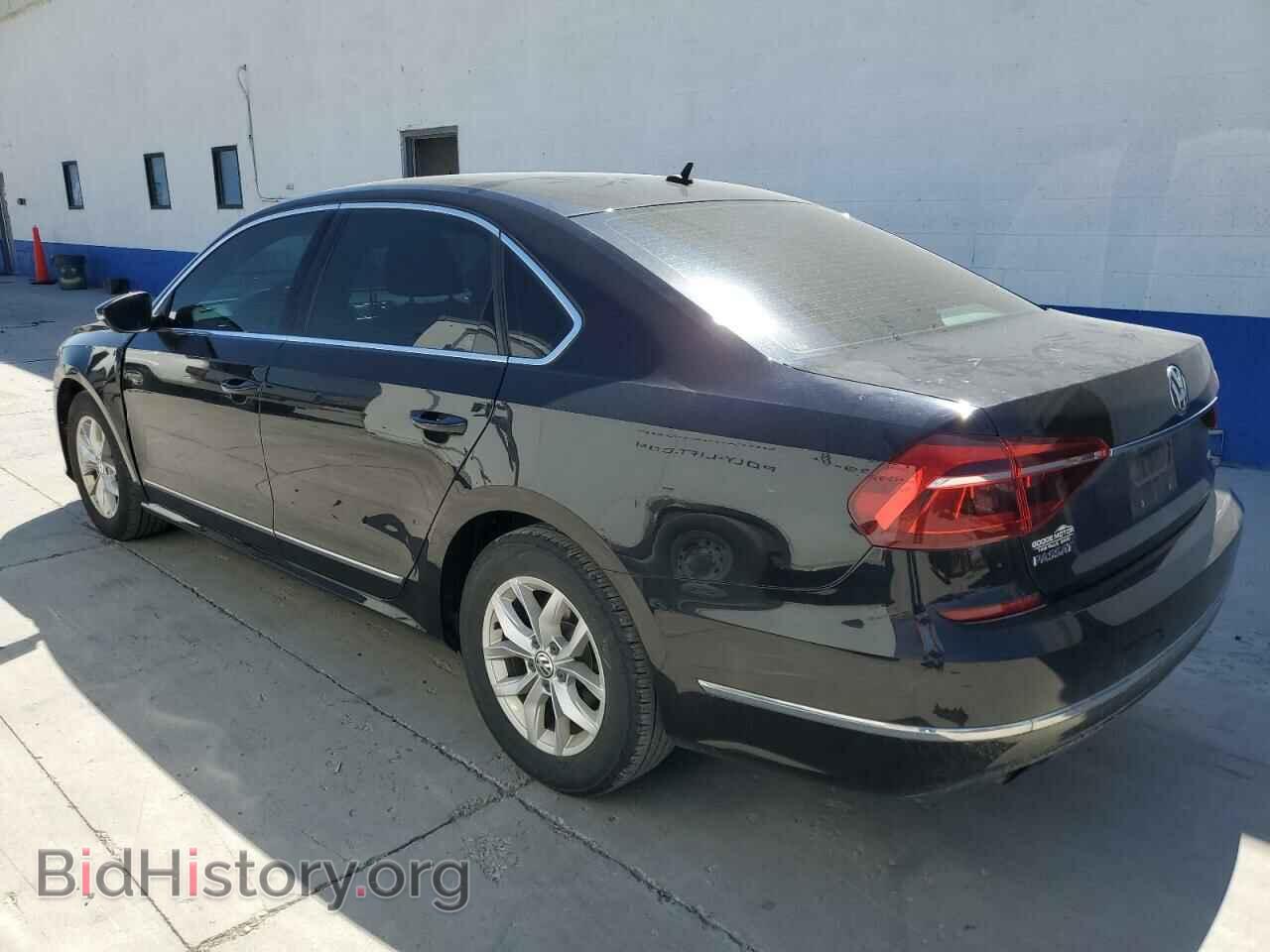 2017 VOLKSWAGEN PASSAT - VIN: 1VWAT7A30HC012458 - Фото 2