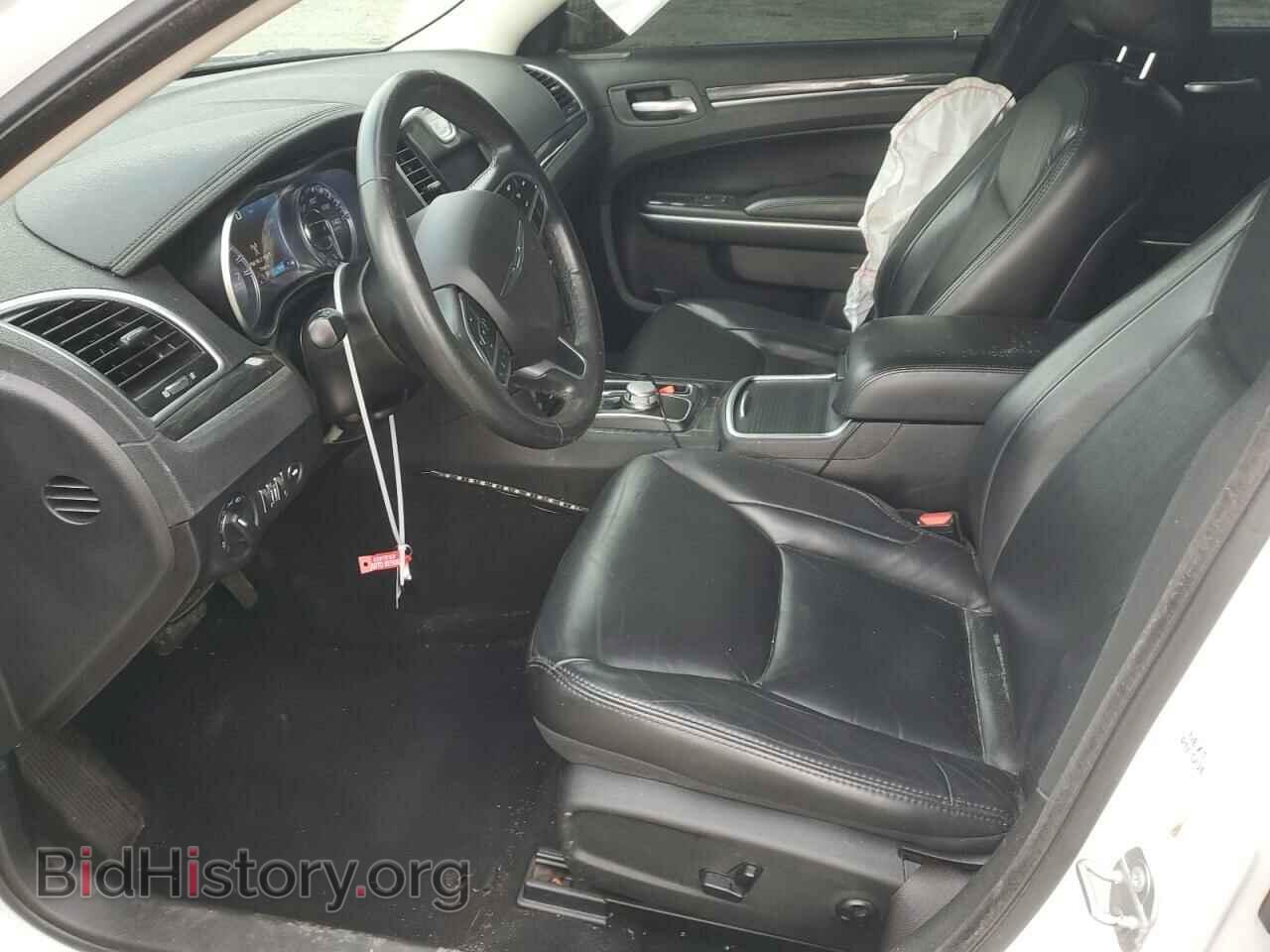 2019 CHRYSLER 300 - VIN: 2C3CCAAG5KH760840 - Фото 7