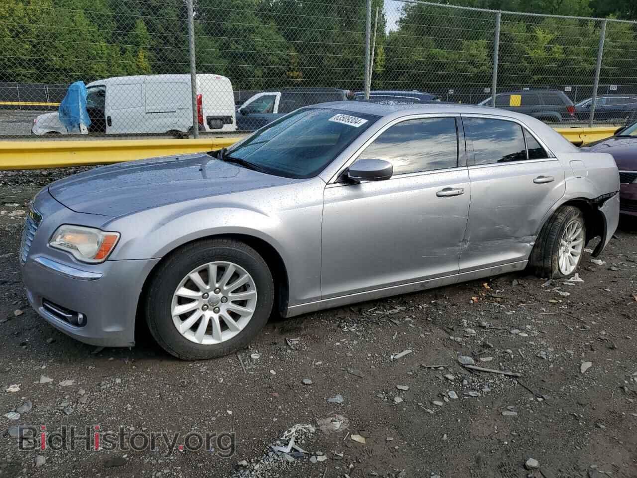 Фотография 2C3CCAAG3DH743294 - CHRYSLER 300 2013