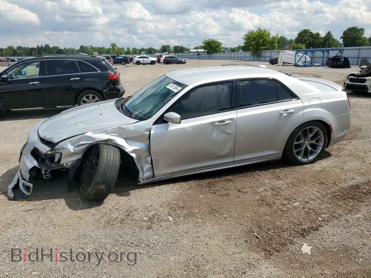 Фотография 2C3CCABG9KH731078 - CHRYSLER 300 2019