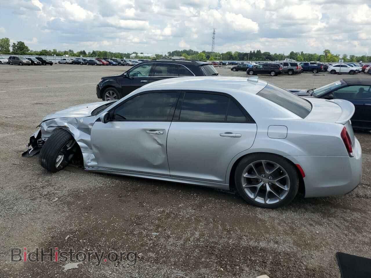2019 CHRYSLER 300 - VIN: 2C3CCABG9KH731078 - Фото 2