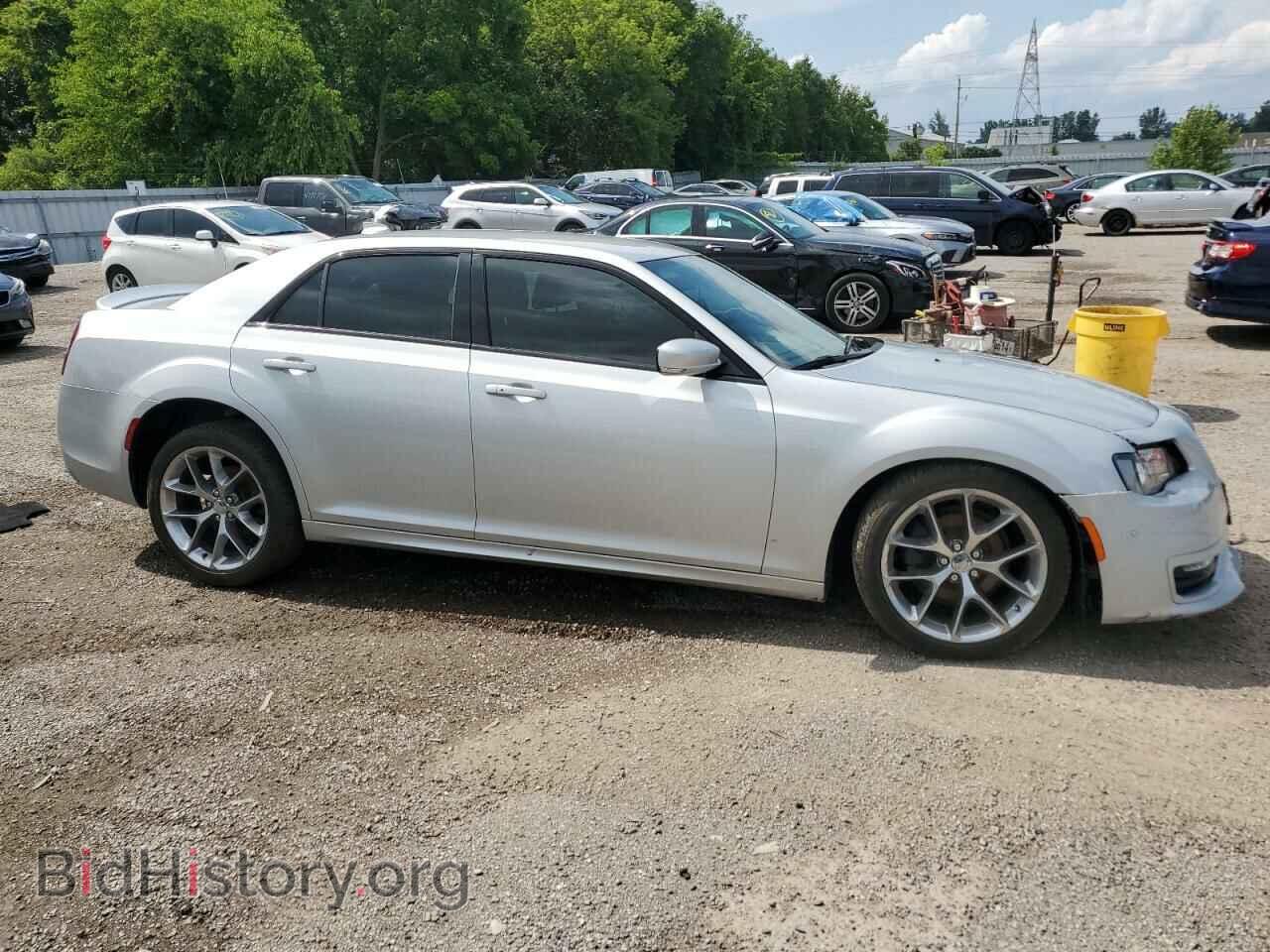 2019 CHRYSLER 300 - VIN: 2C3CCABG9KH731078 - Фото 4