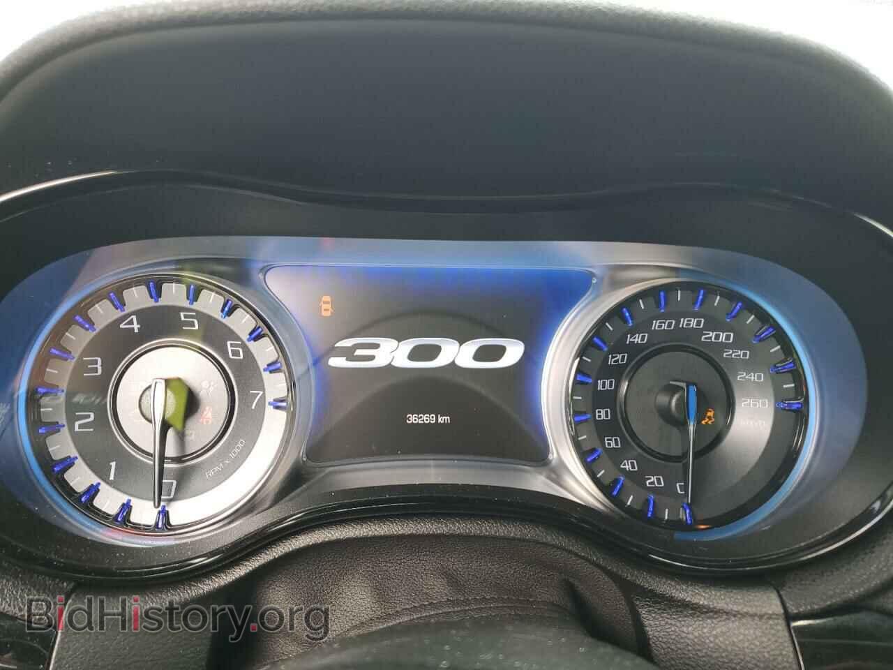 2019 CHRYSLER 300 - VIN: 2C3CCABG9KH731078 - Фото 9