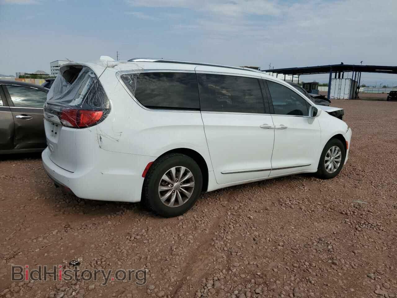 2018 CHRYSLER PACIFICA - VIN: 2C4RC1BG1JR110139 - Фото 3