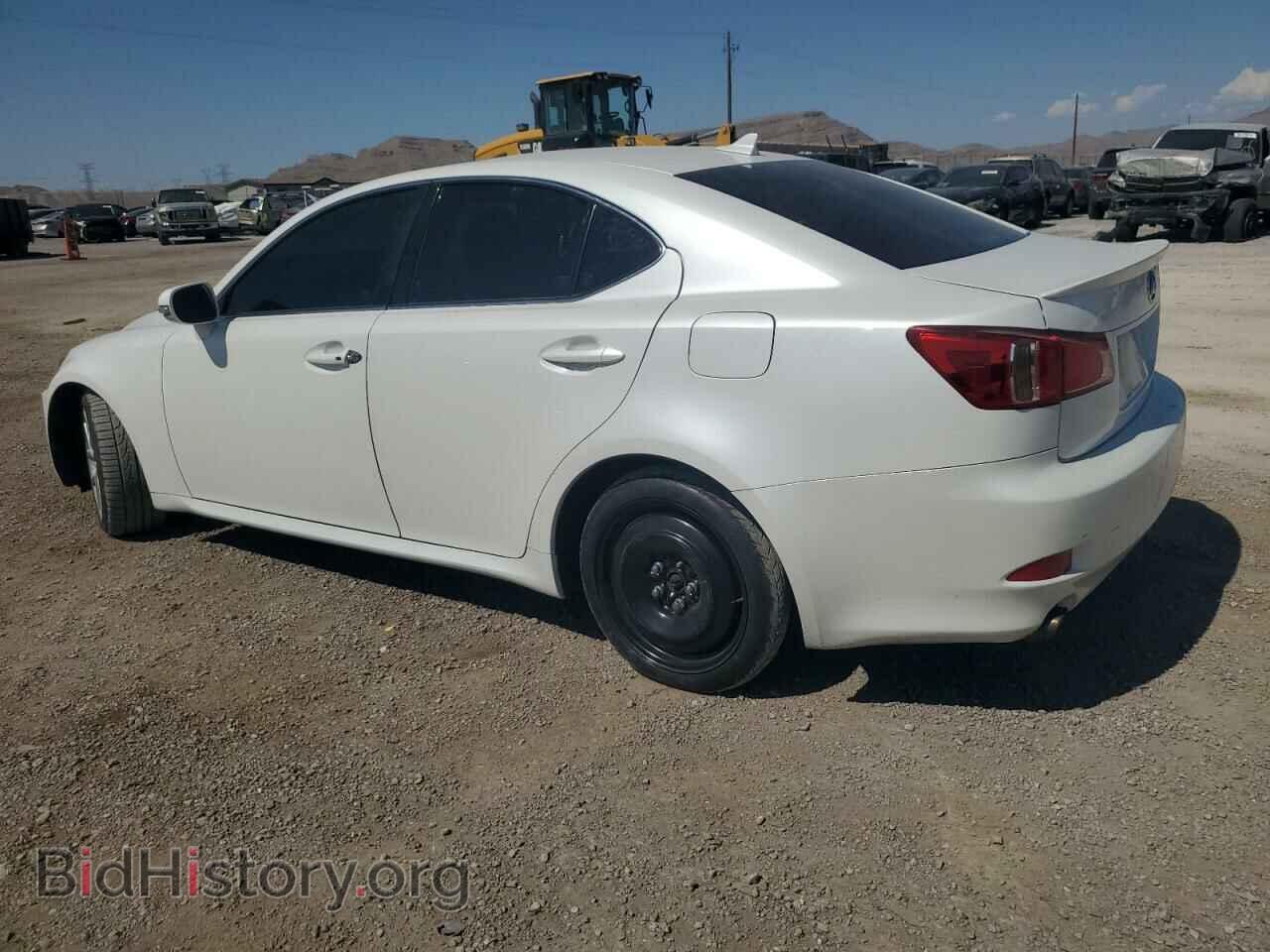 2011 LEXUS IS - VIN: JTHBF5C20B5143326 - Photo 2