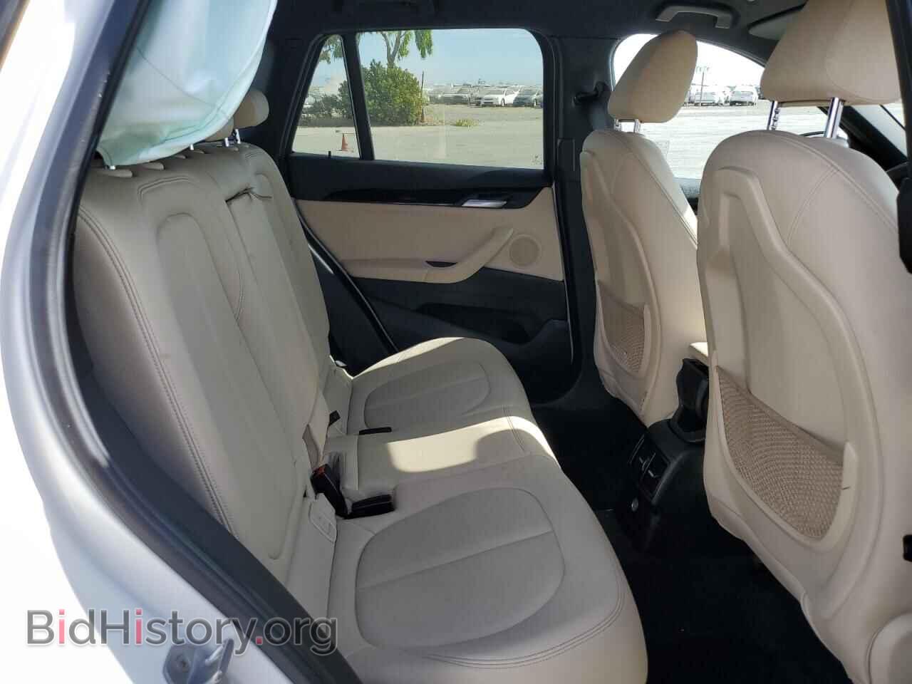 2017 BMW X1 - VIN: WBXHT3C37H5F81471 - Фото 11