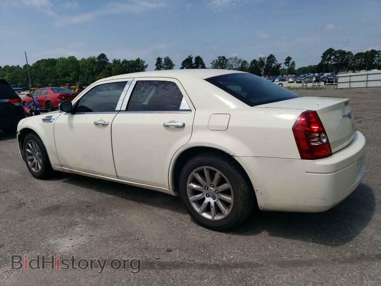 2009 CHRYSLER 300 - VIN: 2C3KA43D89H613010 - Фото 2