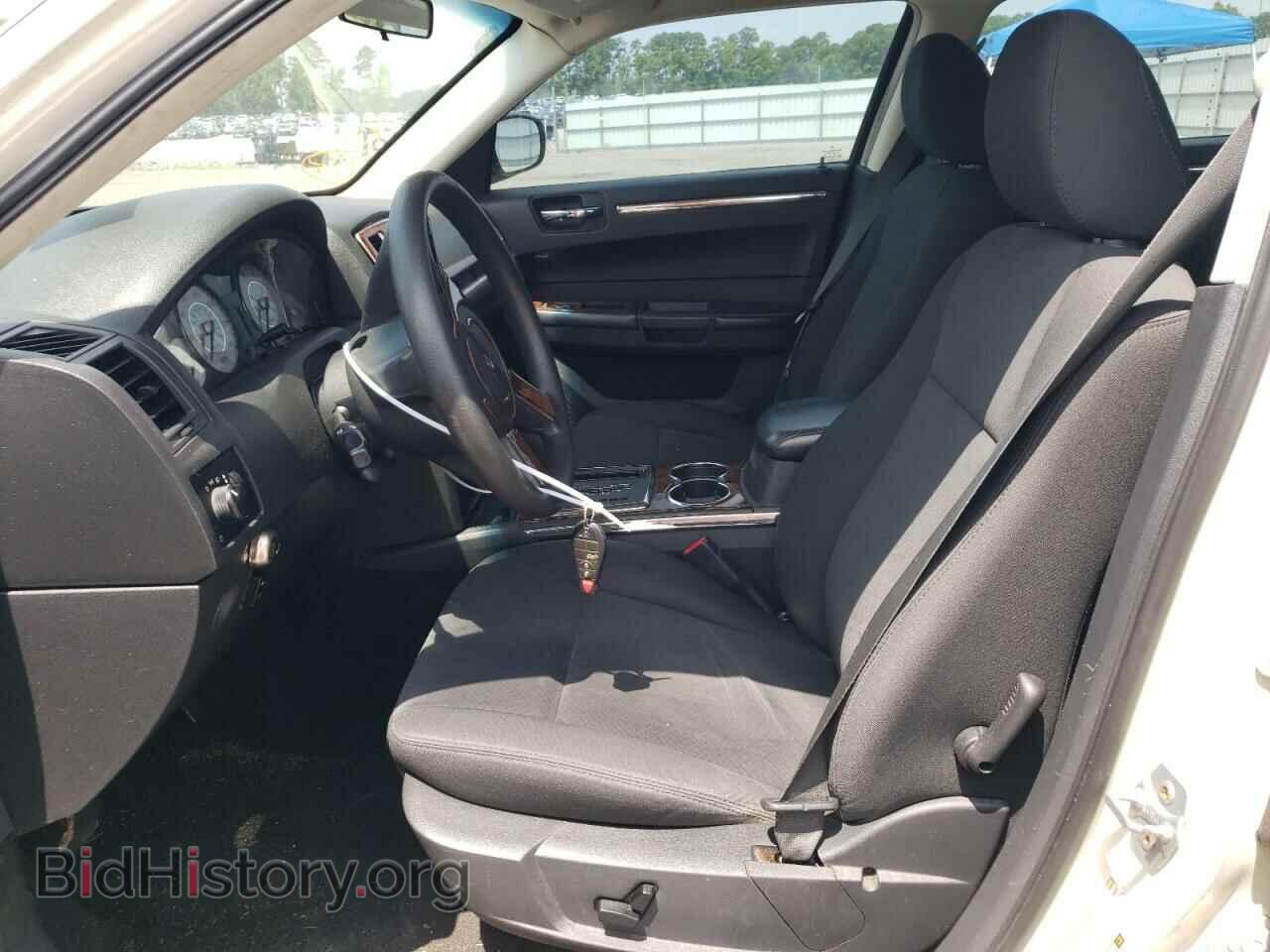 2009 CHRYSLER 300 - VIN: 2C3KA43D89H613010 - Фото 7