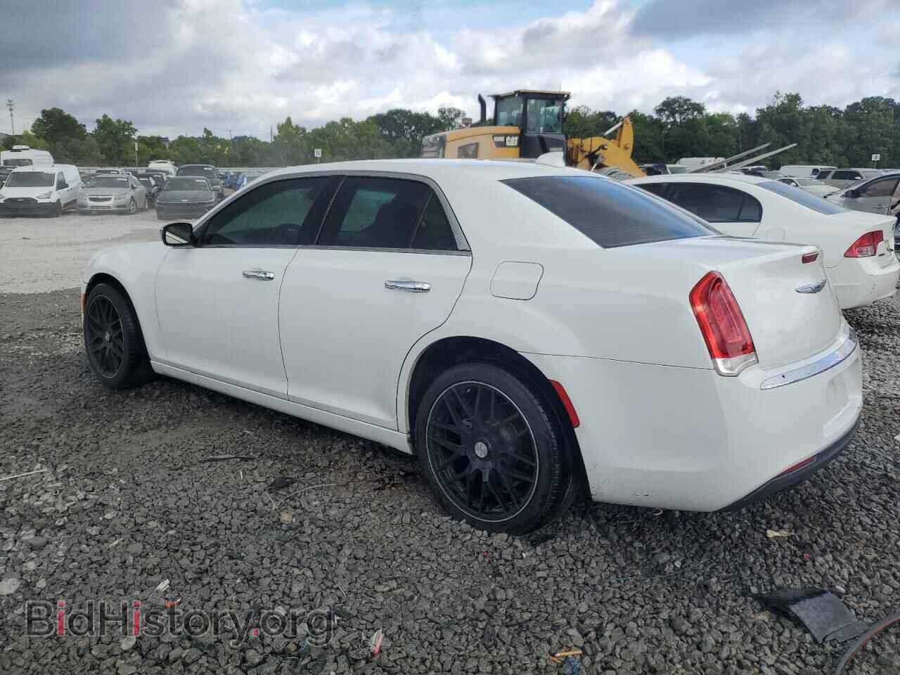 2019 CHRYSLER 300 - VIN: 2C3CCAEG4KH518115 - Фото 2