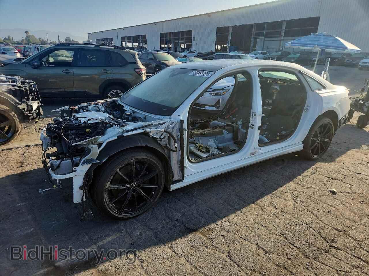 Фотография WAULDAF80RN002218 - AUDI A8 2024