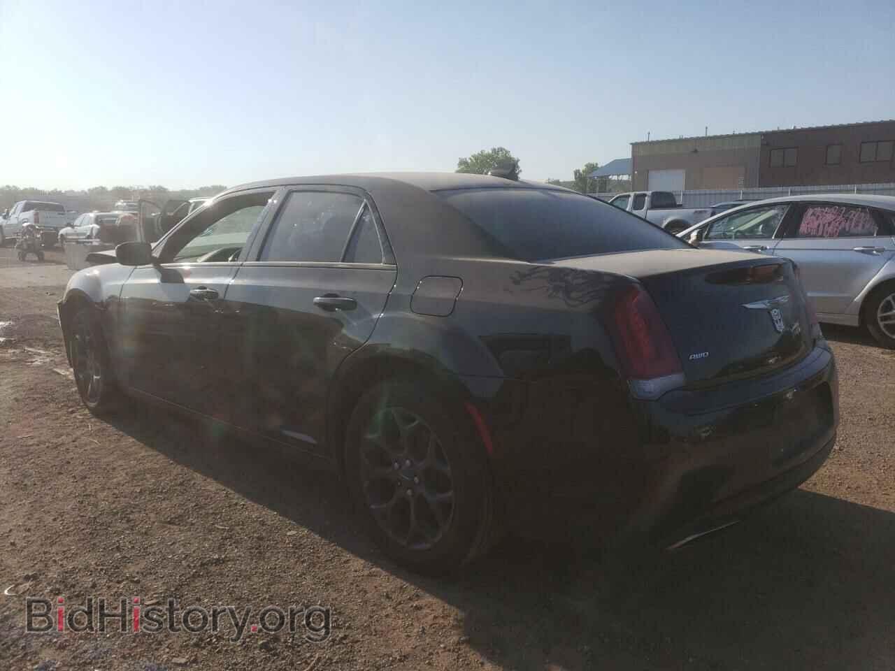 2019 CHRYSLER 300 - VIN: 2C3CCAGG0KH569740 - Фото 2