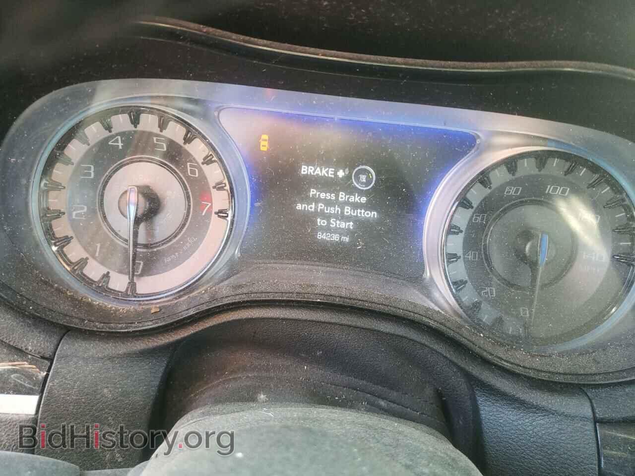 2019 CHRYSLER 300 - VIN: 2C3CCAGG0KH569740 - Фото 9