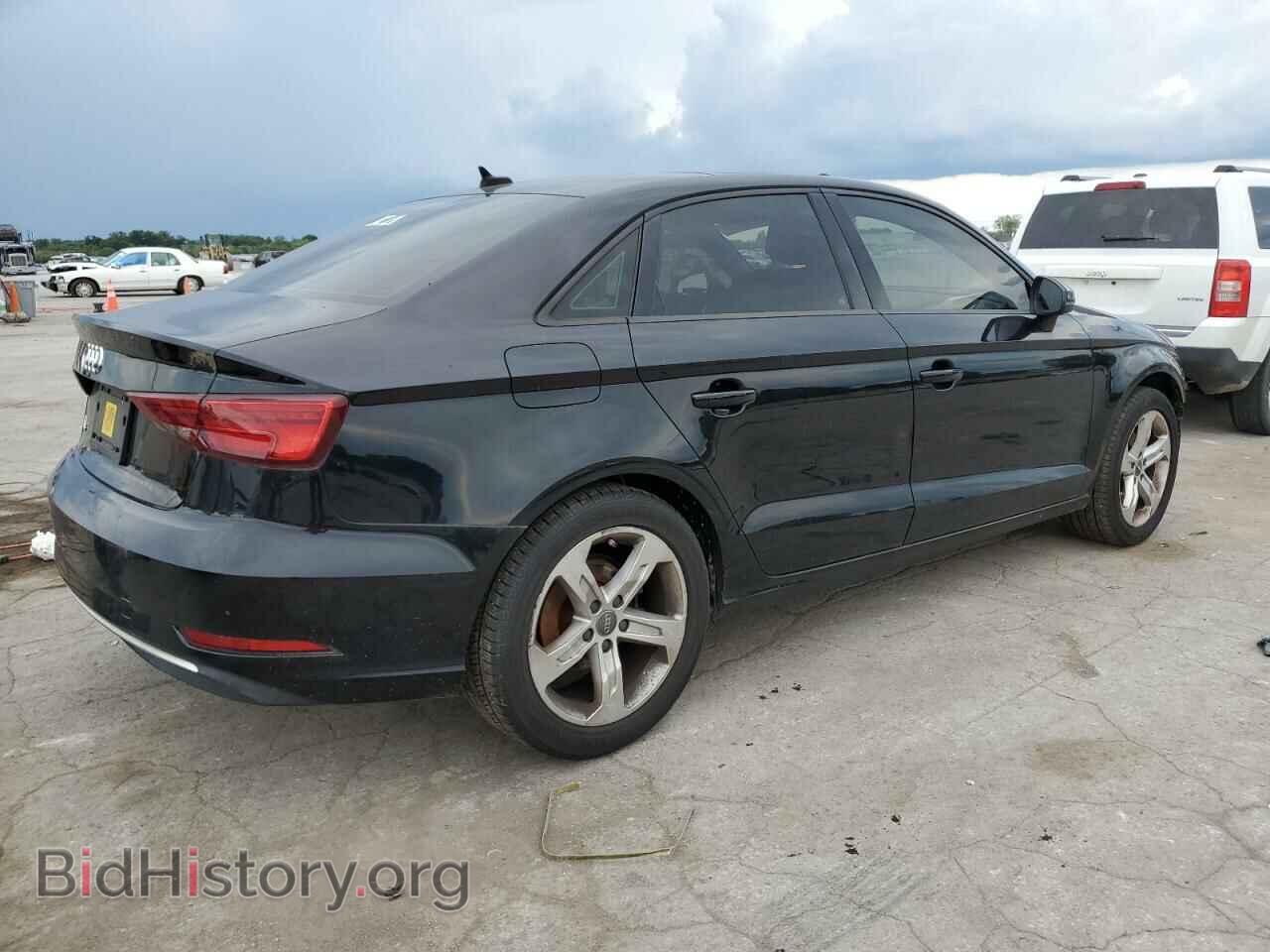2017 AUDI A3 - VIN: WAUAUGFFXH1063929 - Фото 3