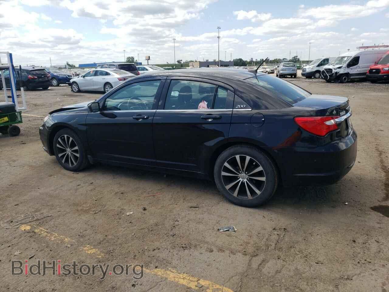 2013 CHRYSLER 200 - VIN: 1C3CCBBG2DN716647 - Фото 2