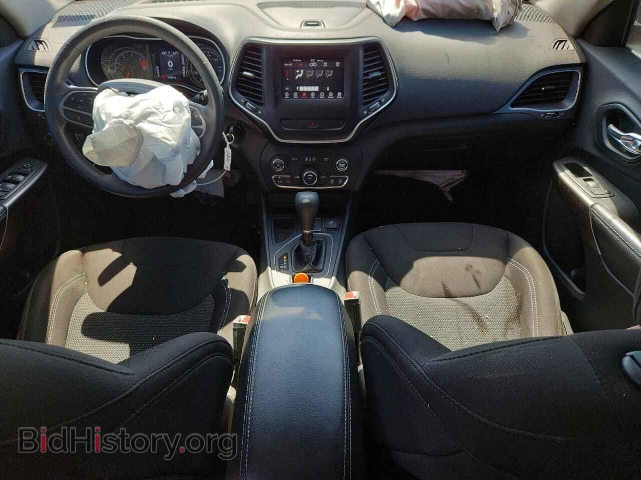 2019 JEEP CHEROKEE - VIN: 1C4PJLCB0KD392855 - Фото 8