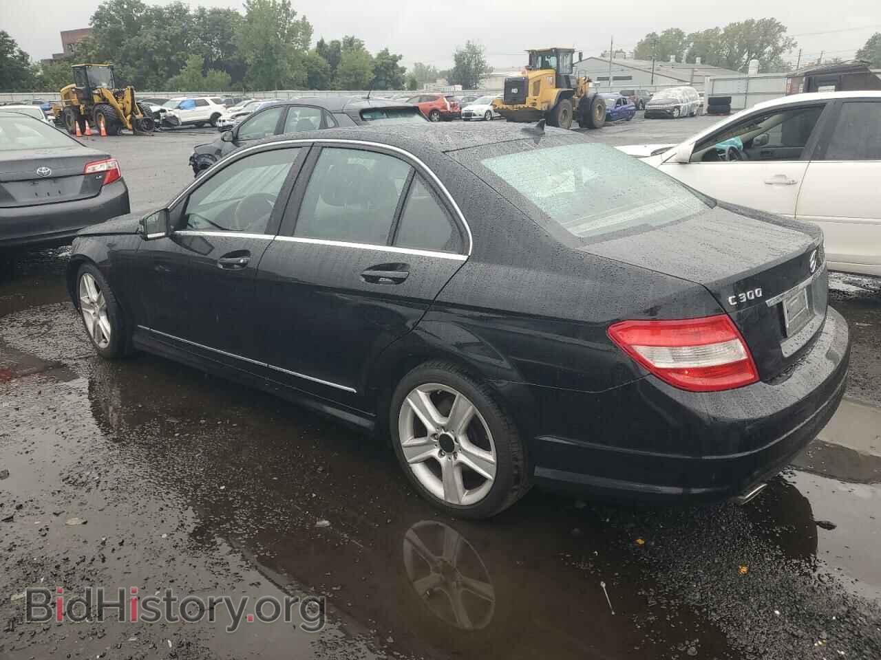 2011 MERCEDES-BENZ C-CLASS - VIN: WDDGF8BB7BR156695 - Фото 2
