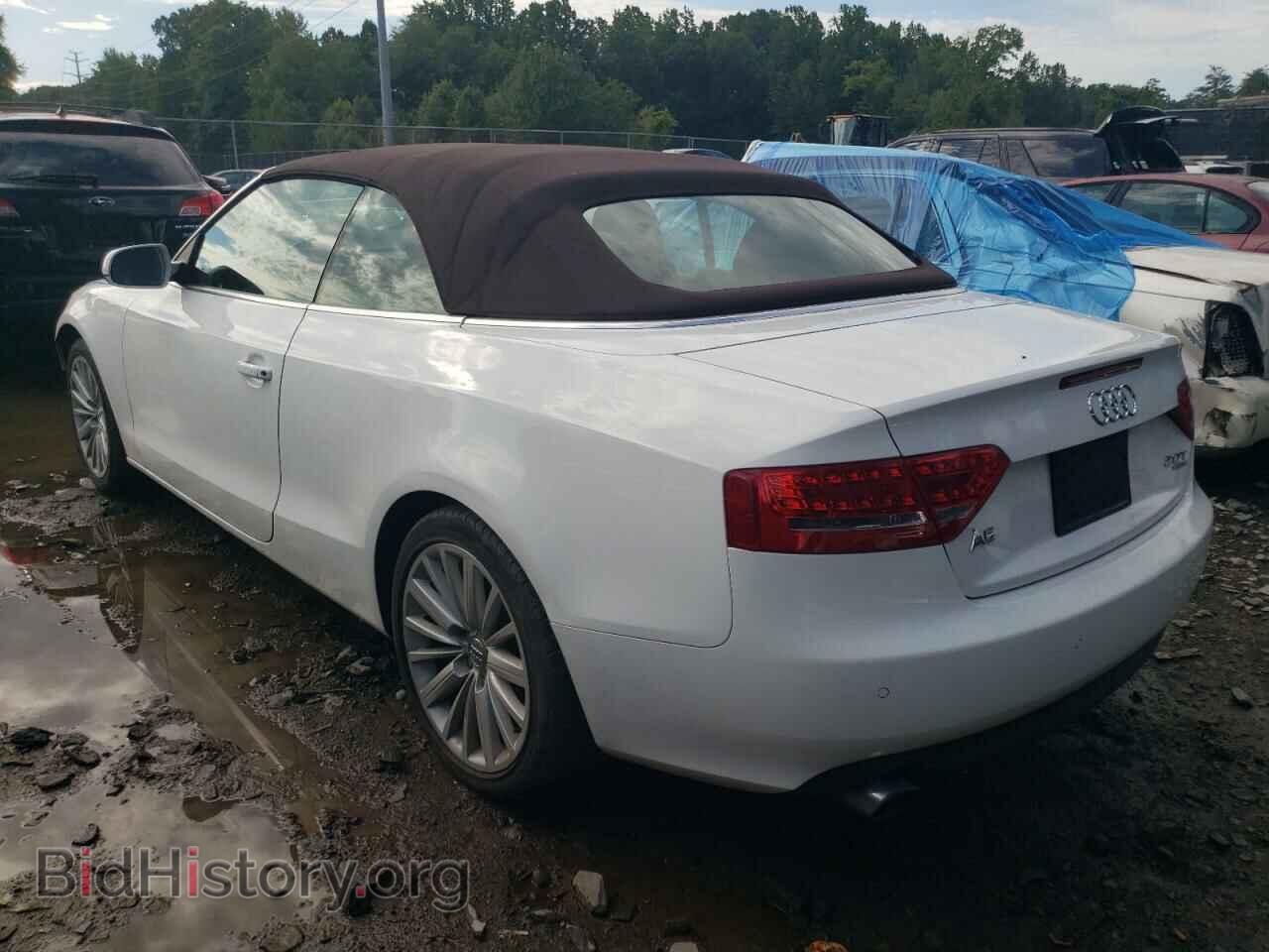 2011 AUDI A5 - VIN: WAULFAFH6BN004670 - Фото 2