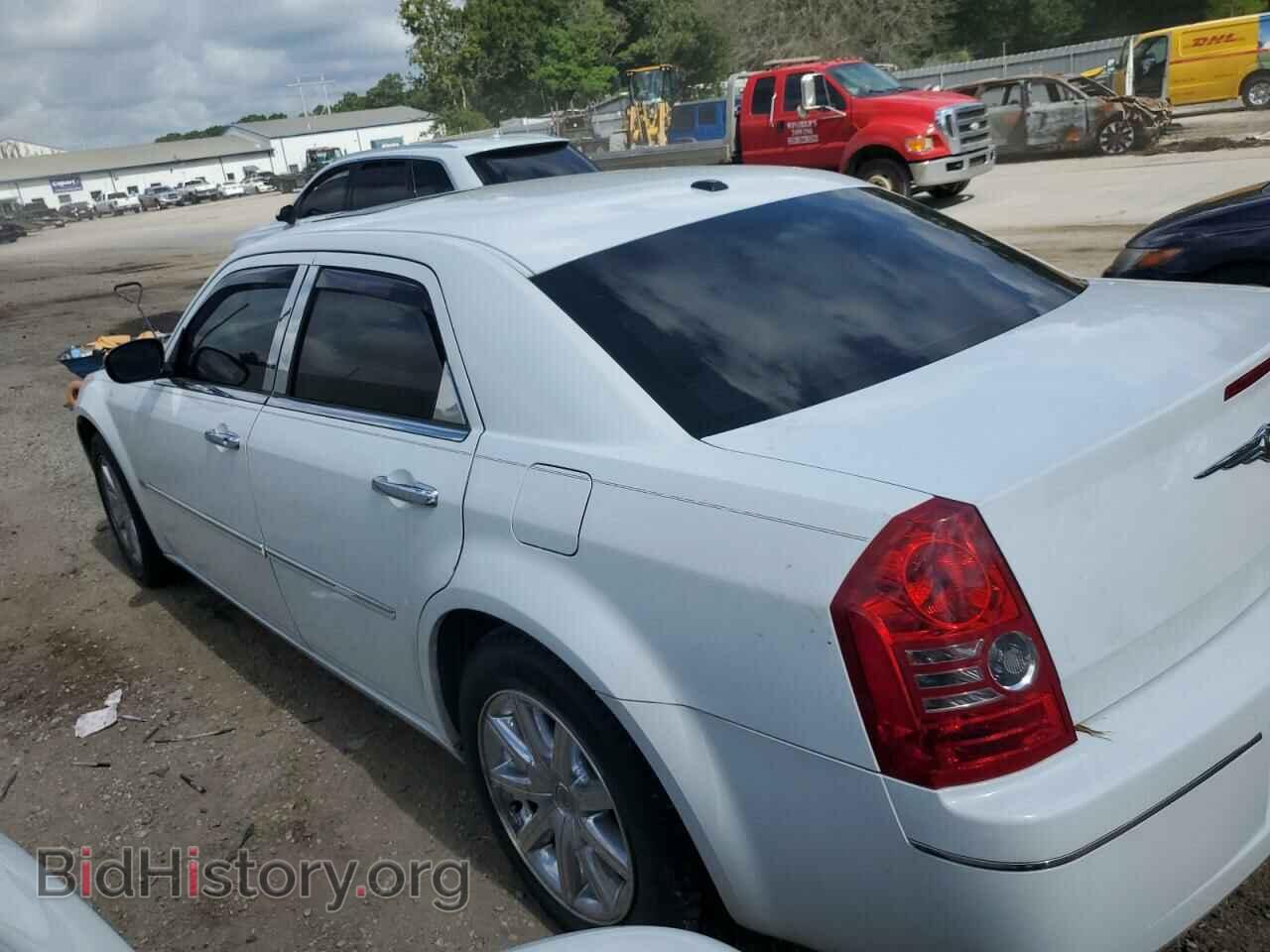2010 CHRYSLER 300 - VIN: 2C3CA5CV5AH264685 - Фото 2
