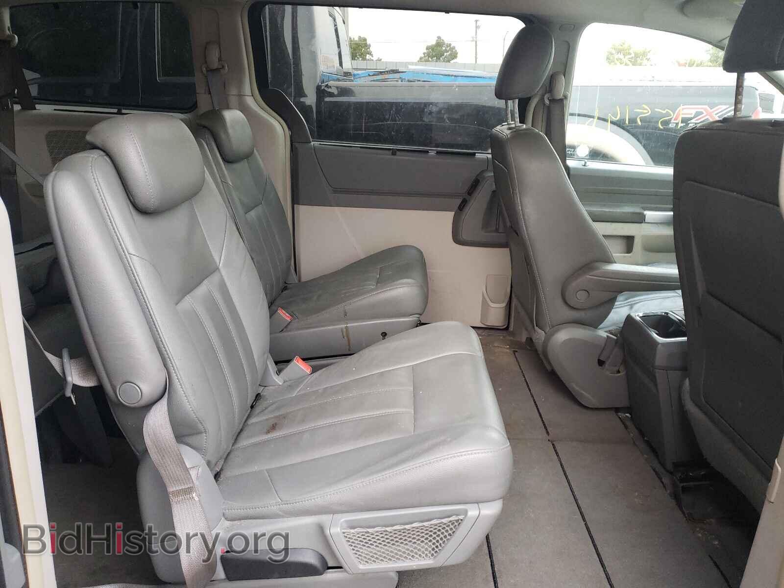 2008 CHRYSLER MINIVAN - VIN: 2A8HR54P88R783155 - Фото 6