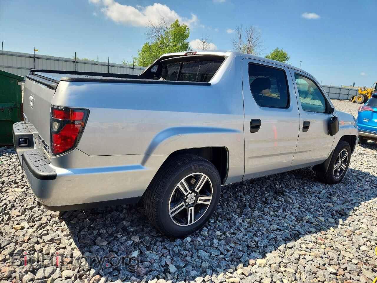 2013 HONDA RIDGELINE - VIN: 5FPYK1F76DB009629 - Фото 3