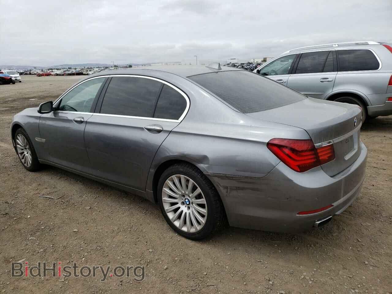 2013 BMW 7 SERIES - VIN: WBAYE4C59DD137033 - Фото 2
