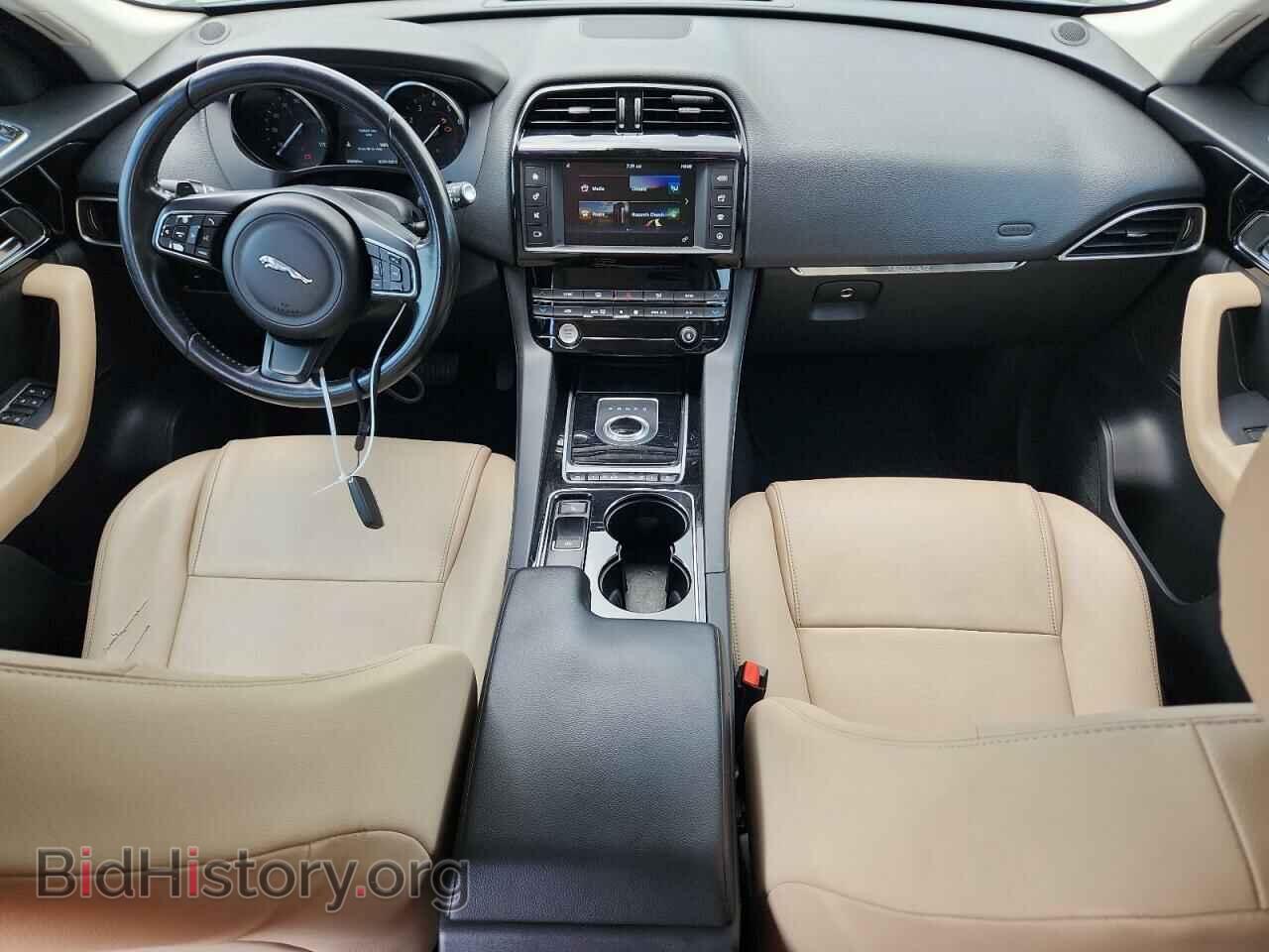 2017 JAGUAR F-PACE - VIN: SADCJ2BV5HA069243 - Фото 8