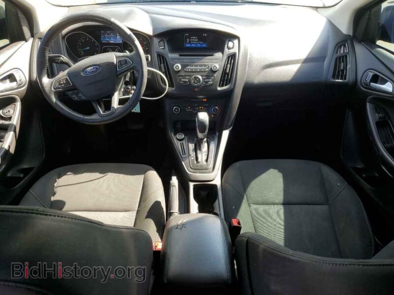 2016 Ford FOCUS (VIN 1FADP3F27GL208950) — photo 8 of 14