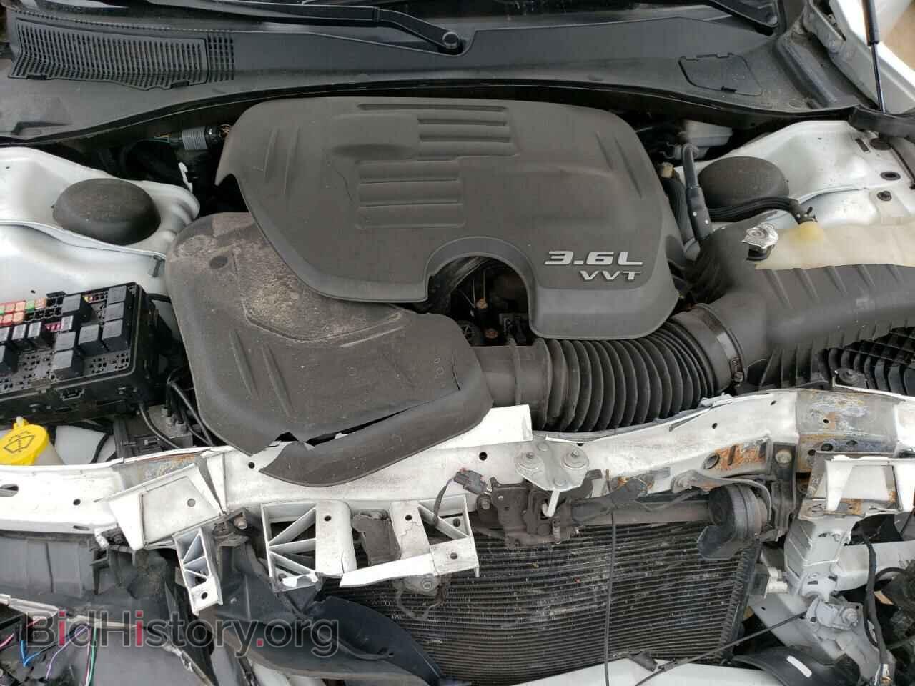 2014 CHRYSLER 300 - VIN: 2C3CCABG3EH373383 - Фото 11